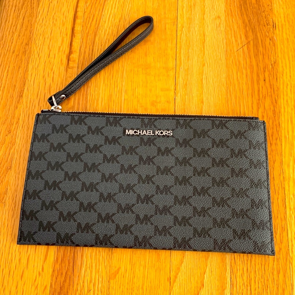Michael Kors Wristlet